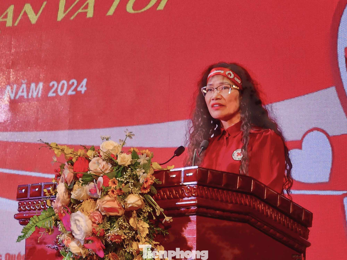 Bà Nông Bích Thuận - Phó Trưởng ban chỉ đạo vận động hiến máu tình nguyện tỉnh phát biểu khai mạc. Ảnh: Duy Chiến