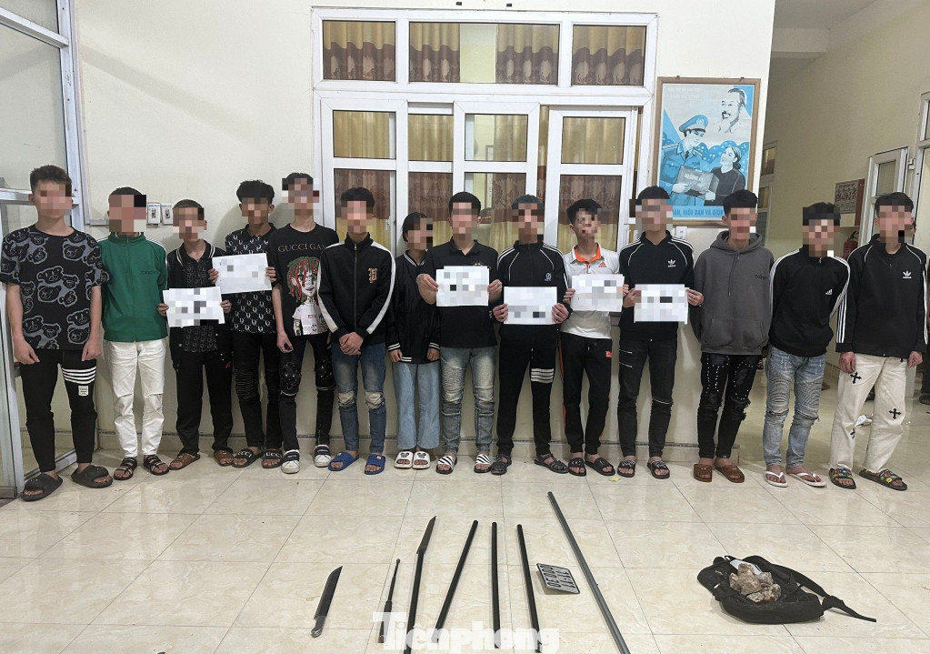 Nhóm thanh niên tại cơ quan công an. Ảnh: CB