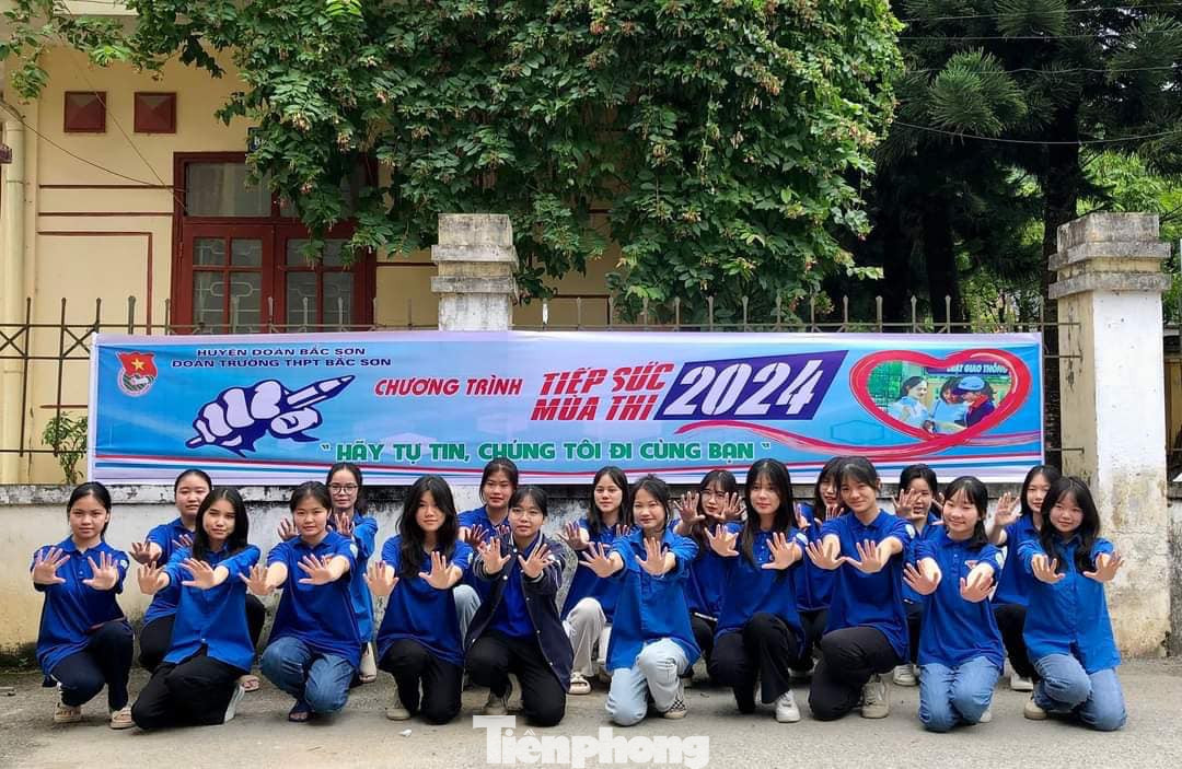 Các tổ, đội thanh niên tình nguyện xứ Lạng sẵn sàng tiếp sức mùa thi.