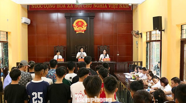 Phiên tòa xét xử. Ảnh: M.K Phiên tòa xét xử. Ảnh: M.K