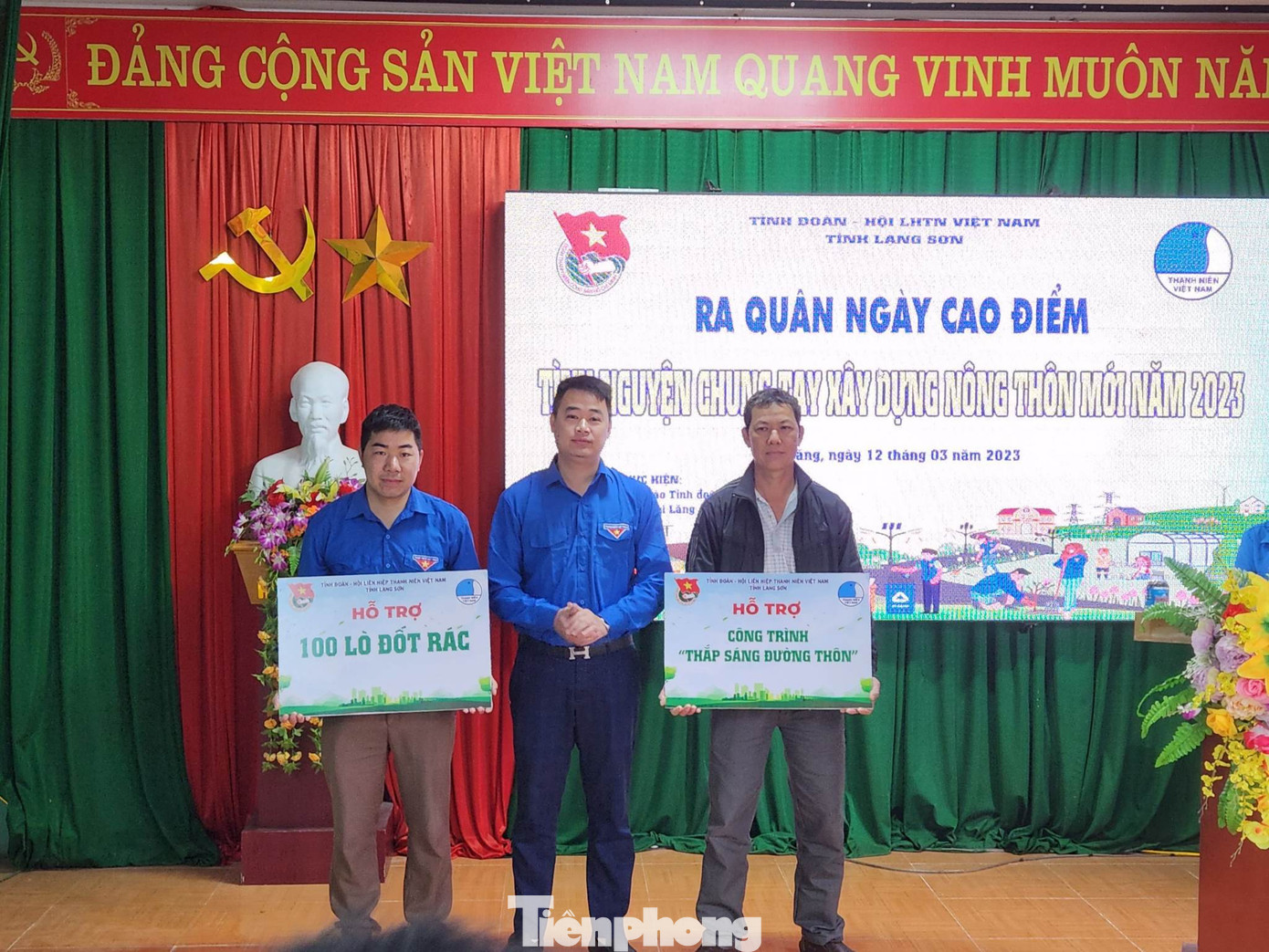Hỗ trợ lò đốt rác, công trình "Thắp sáng đường thôn" cho nhân dân và tuổi trẻ xã Nhân Lý, huyện Chi Lăng. Hỗ trợ lò đốt rác, công trình "Thắp sáng đường thôn" cho nhân dân và tuổi trẻ xã Nhân Lý, huyện Chi Lăng.