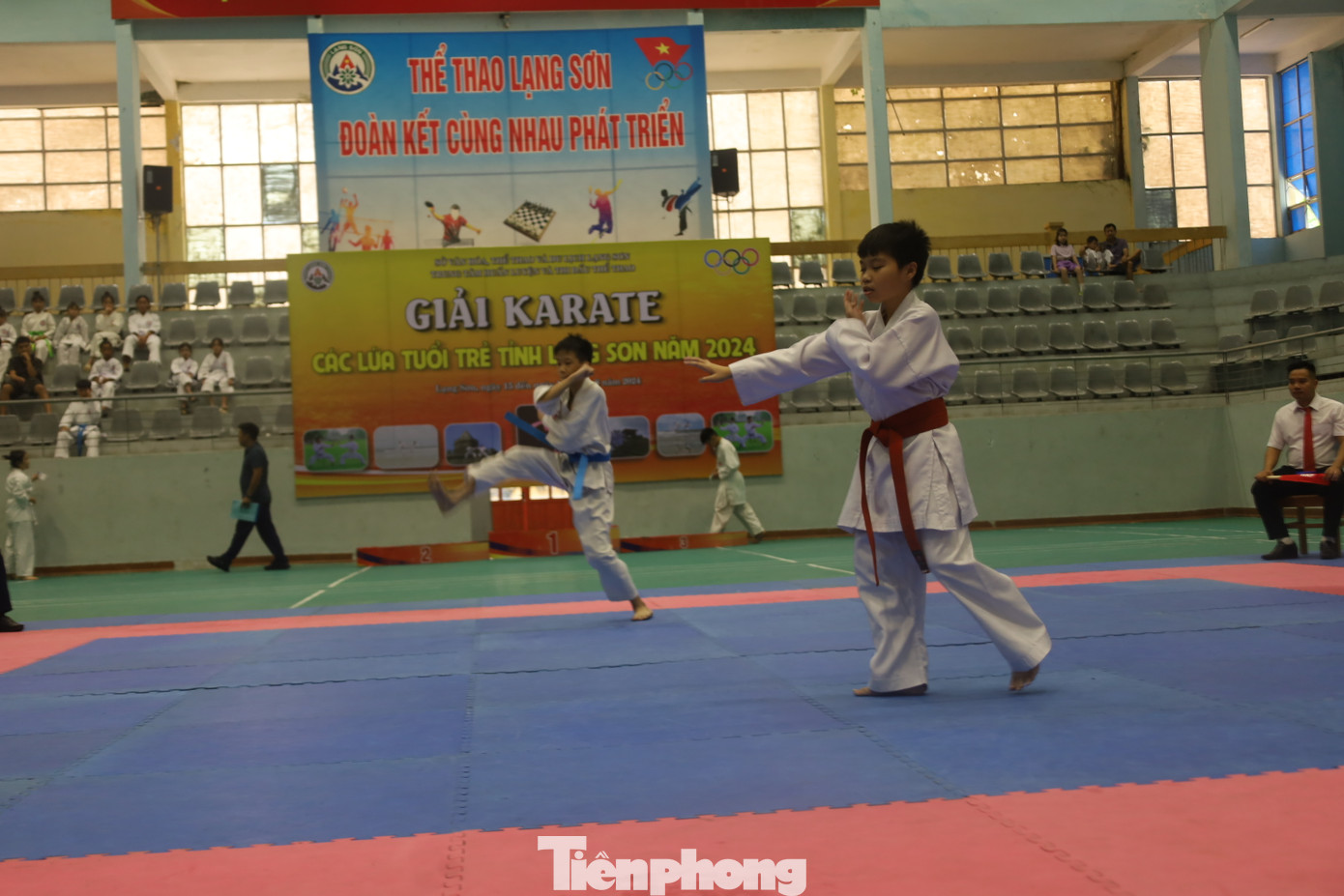 Thi đấu hết mình, mạnh mẽ, cao thượng. Thi đấu hết mình, mạnh mẽ, cao thượng.