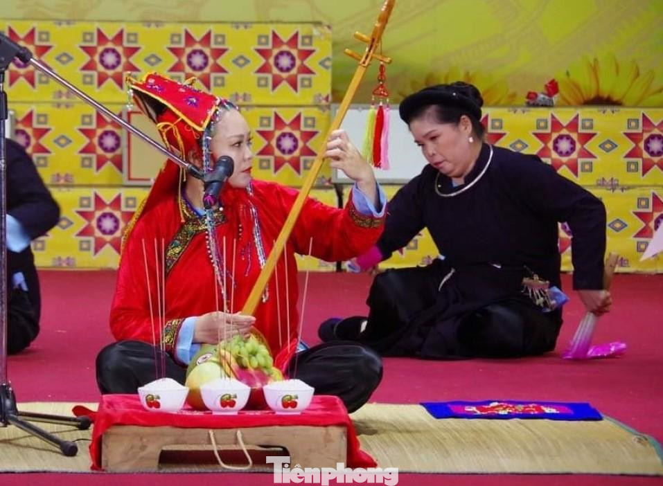 Thực hành nghi lễ Then cổ ở Cao Bằng -Ảnh: HT