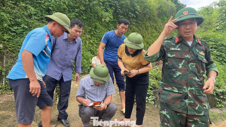 Các ngành chức năng Bắc Kạn kiểm tra cụ thể hiện trường sự việc. (ảnh: BK)