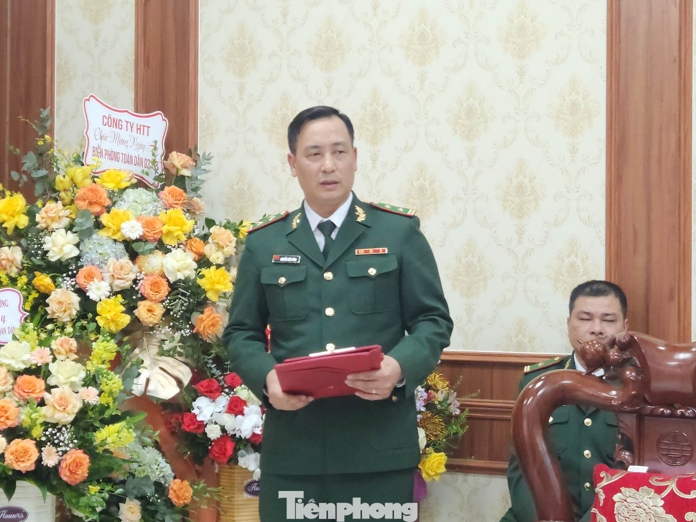 Trung tá Nguyễn Đức Bính, Đồn trưởng Biên phòng Chi Ma báo cáo những thành tích đã đạt được của đơn vị trong thời gian qua. Ảnh: Duy Chiến Trung tá Nguyễn Đức Bính, Đồn trưởng Biên phòng Chi Ma báo cáo những thành tích đã đạt được của đơn vị trong thời gian qua. Ảnh: Duy Chiến