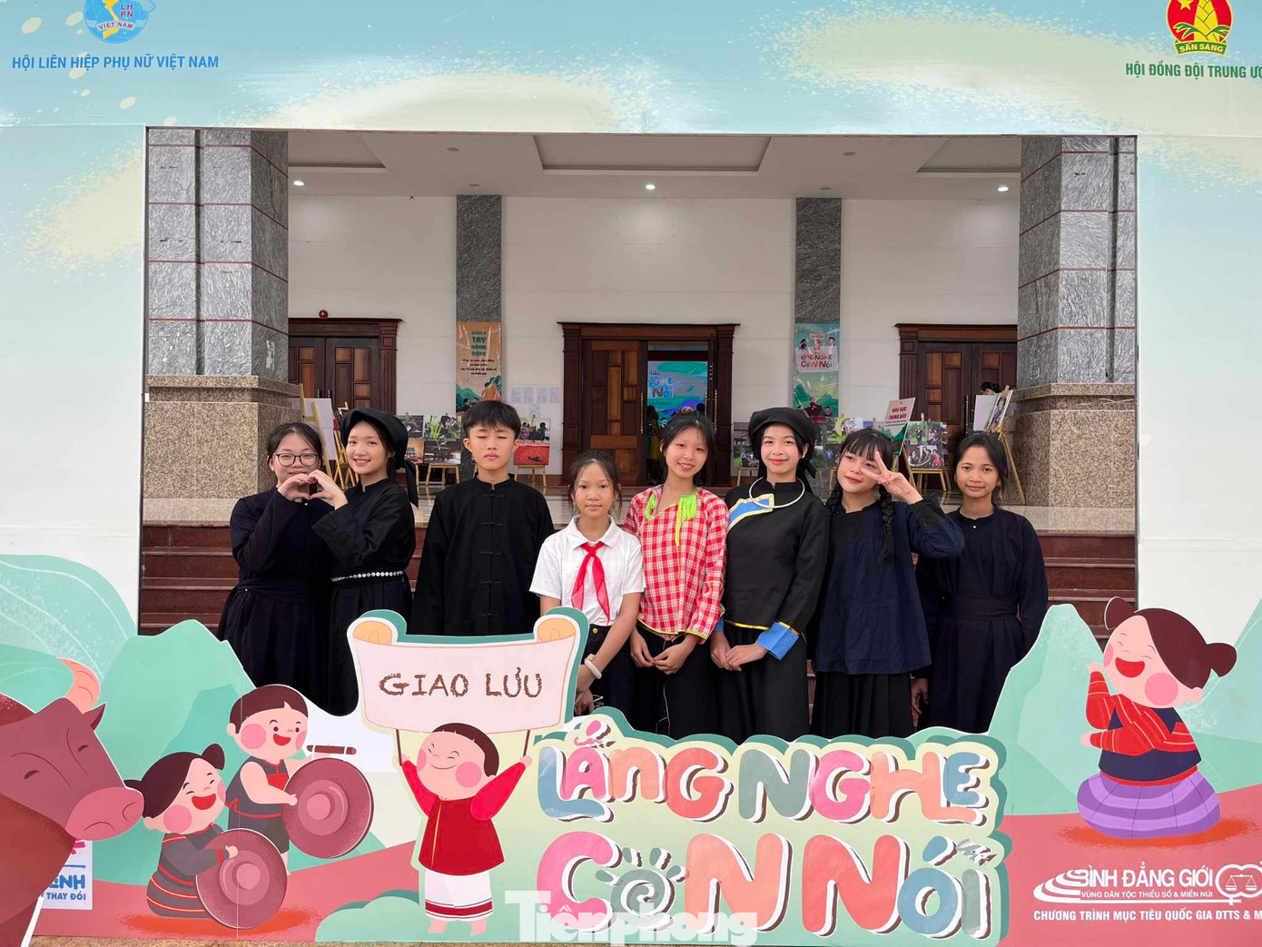 Giao lưu "Lắng nghe con nói". Ảnh: Duy Chiến Giao lưu "Lắng nghe con nói". Ảnh: Duy Chiến