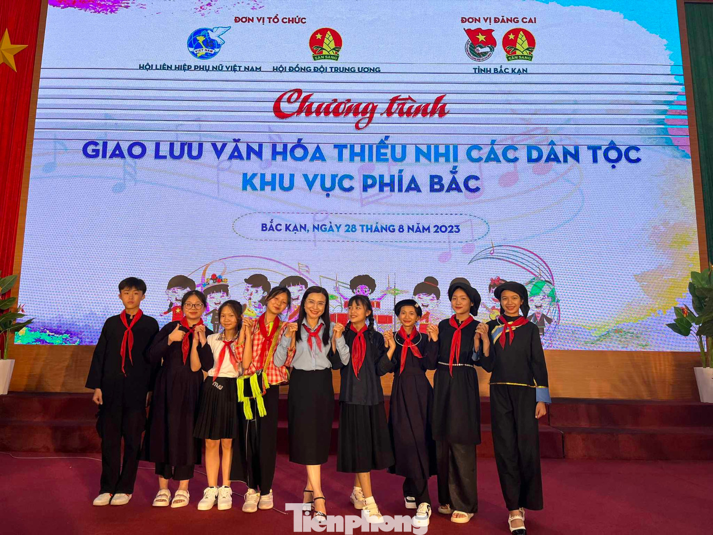 Chương trình giao lưu văn hóa thiếu nhi các dân tộc. Ảnh: Duy Chiến Chương trình giao lưu văn hóa thiếu nhi các dân tộc. Ảnh: Duy Chiến