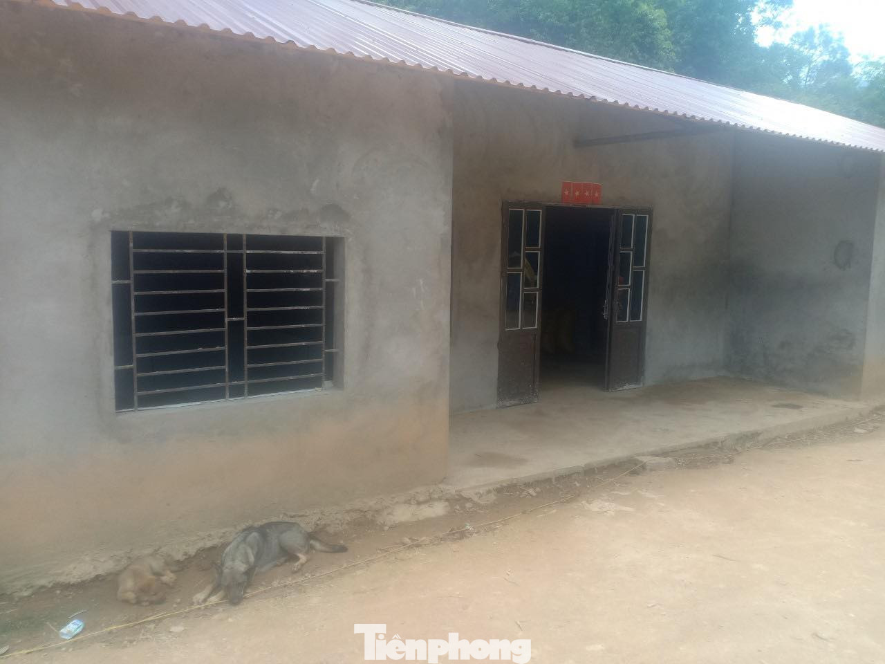 Nhờ sự hỗ trợ của Ngân hàng Agribank Lạng Sơn, gia đình chị Phin đã xây dựng được căn nhà vững chãi. Nhờ sự hỗ trợ của Ngân hàng Agribank Lạng Sơn, gia đình chị Phin đã xây dựng được căn nhà vững chãi.