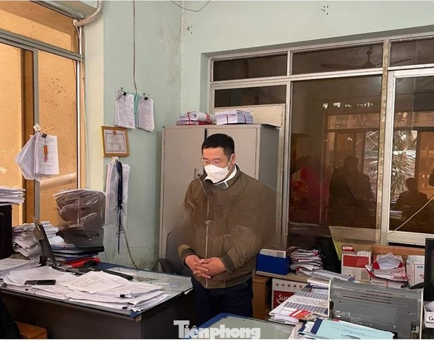 Đối tượng Hà Minh Huy nghe lệnh khởi tố bị can. Ảnh: CB