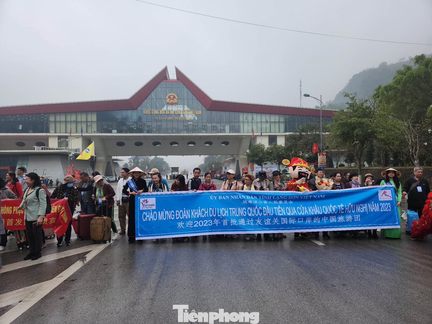 Hân hoan đến với Việt Nam. Ảnh: Duy Chiến.