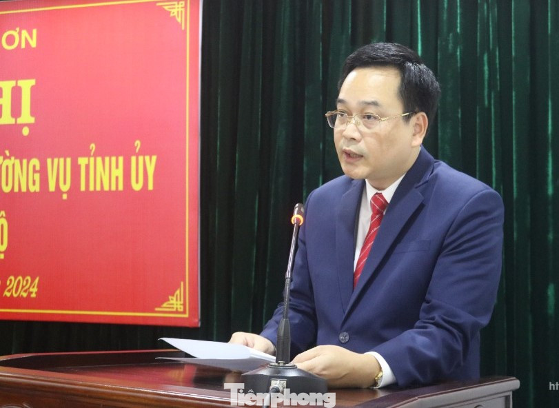 Tân Bí thư Huyện ủy Hữu Lũng phát biểu nhận nhiệm vụ.