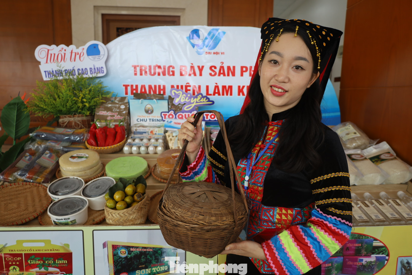 Tự hào với sản vật riêng có của quê hương.