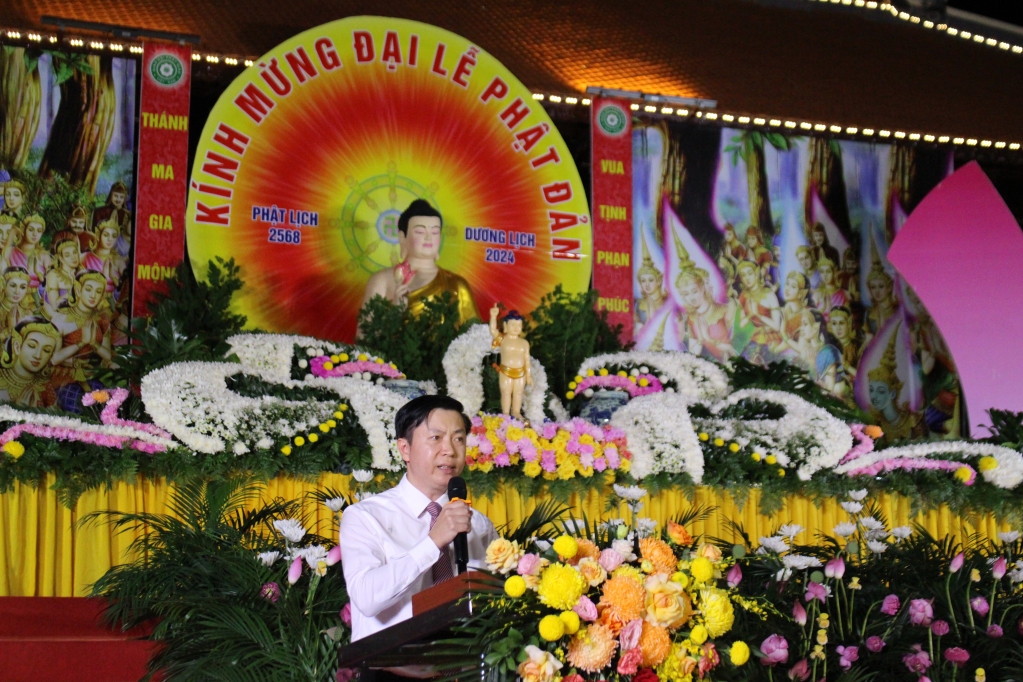 Ông Nguyễn Hoàng Tùng, Chủ tịch Ủy ban MTTQ Việt Nam tỉnh Lạng Sơn ghi nhận những đóng góp tích cực của Ban trị sự Giáo hội Phật giáo Việt Nam tỉnh Lạng Sơn.