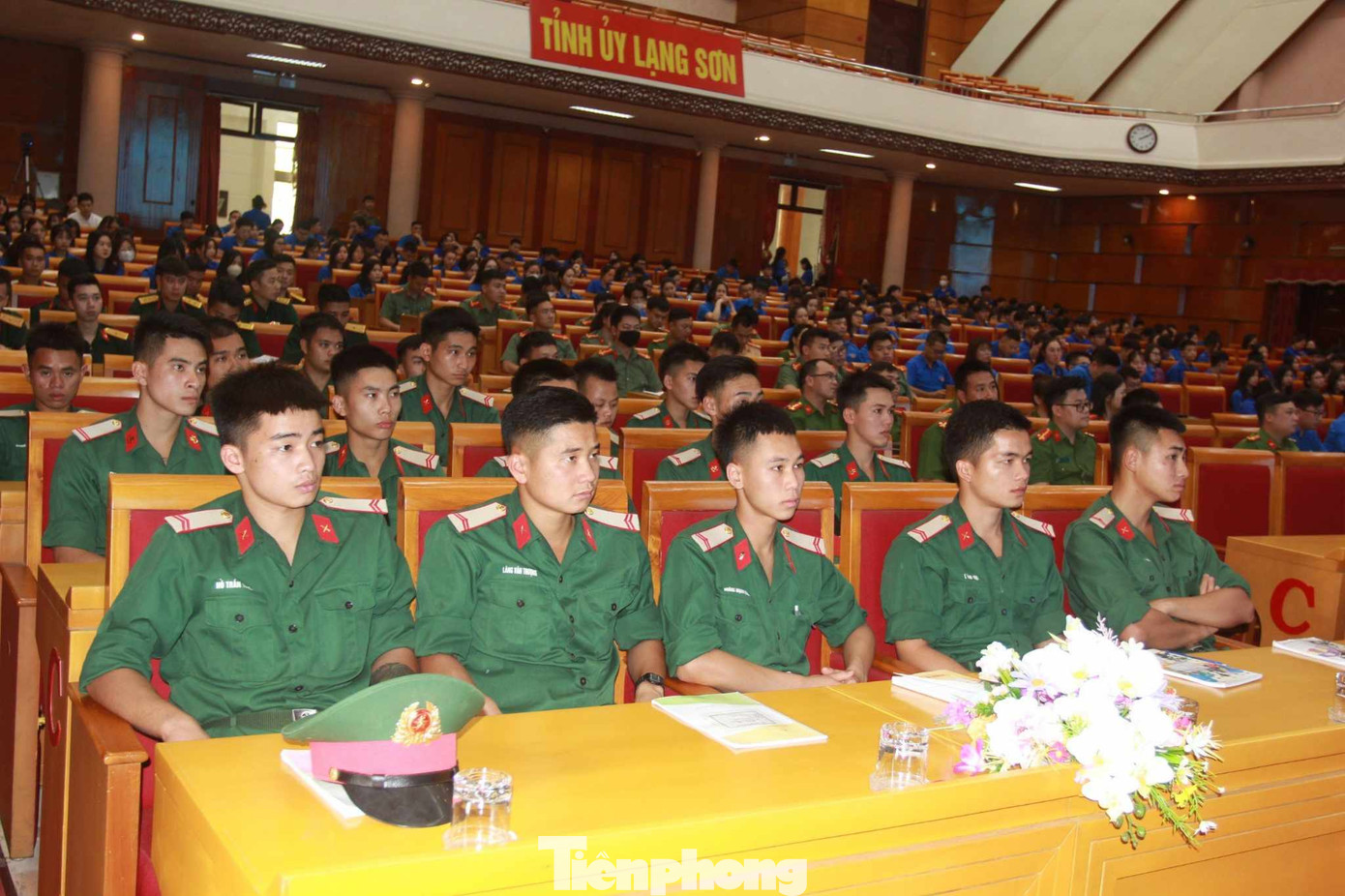 Nhiều đoàn viên lực lượng vũ trang tham dự. Ảnh: Duy Chiến Nhiều đoàn viên lực lượng vũ trang tham dự. Ảnh: Duy Chiến