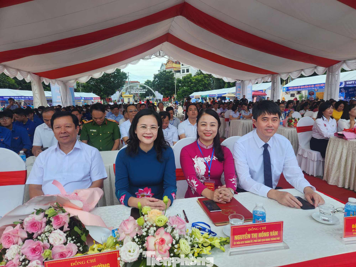 Chương trình thu hút sự quan tâm, tham dự của các sở, ban ngành địa phương. Ảnh: Duy Chiến Chương trình thu hút sự quan tâm, tham dự của các sở, ban ngành địa phương. Ảnh: Duy Chiến