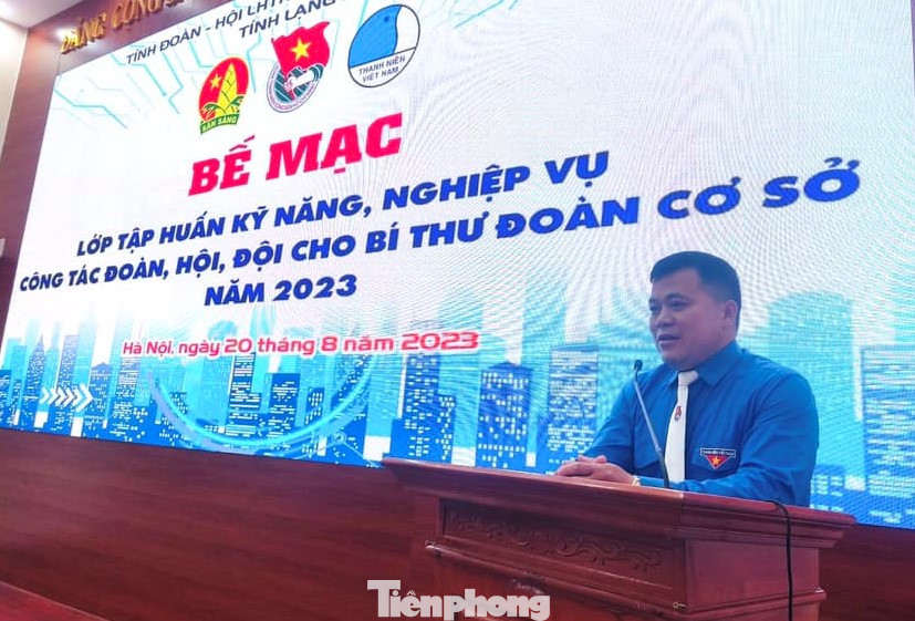 Anh Lăng Văn Chí, Phó Bí thư Thường trực Tỉnh Đoàn phát biểu bế mạc. Ảnh: Duy Chiến Anh Lăng Văn Chí, Phó Bí thư Thường trực Tỉnh Đoàn phát biểu bế mạc. Ảnh: Duy Chiến
