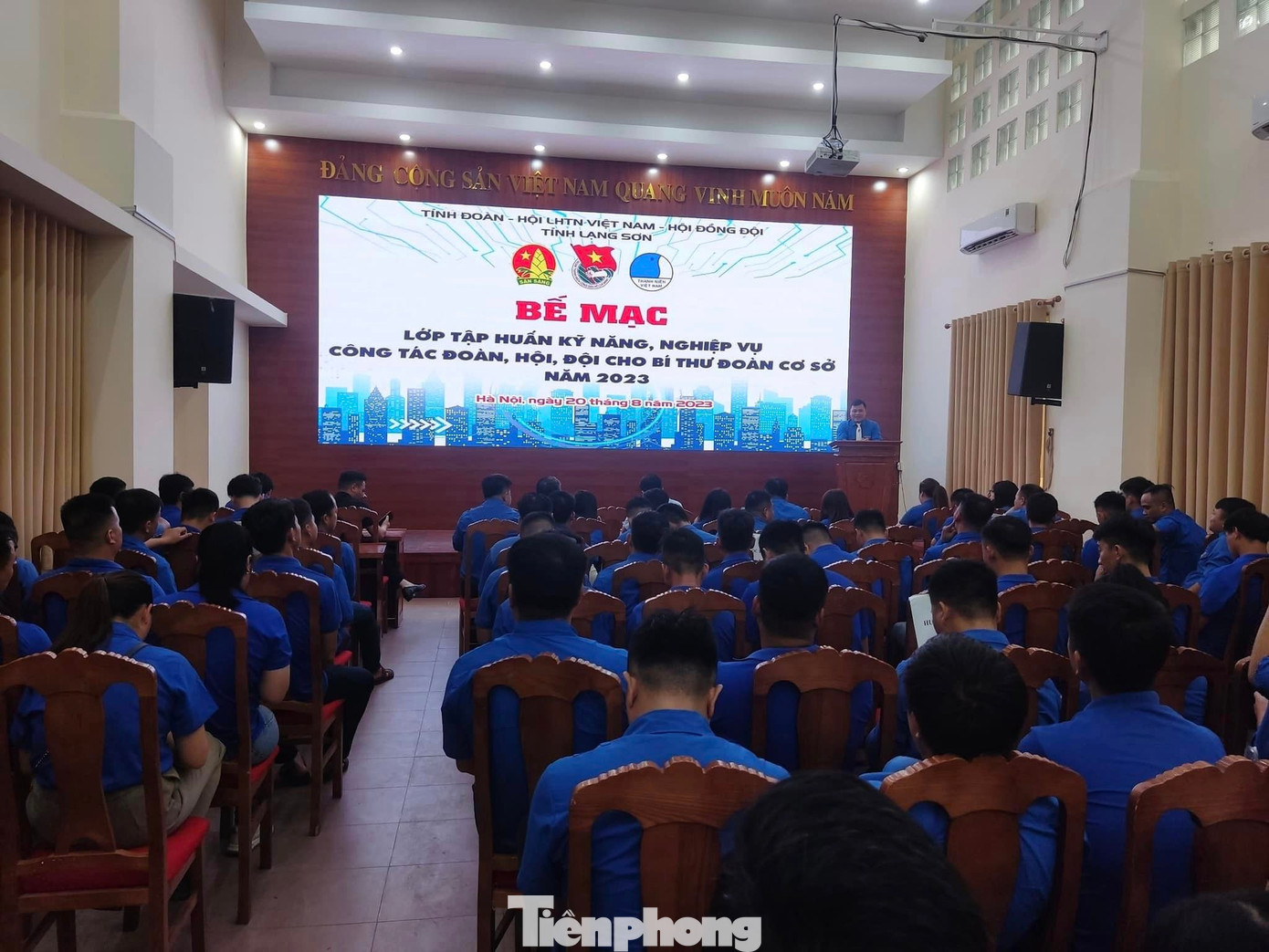 Trong ba ngày tập huấn, gần 200 cán bộ Đoàn xứ Lạng đã hoàn thành khóa học. Trong ba ngày tập huấn, gần 200 cán bộ Đoàn xứ Lạng đã hoàn thành khóa học.