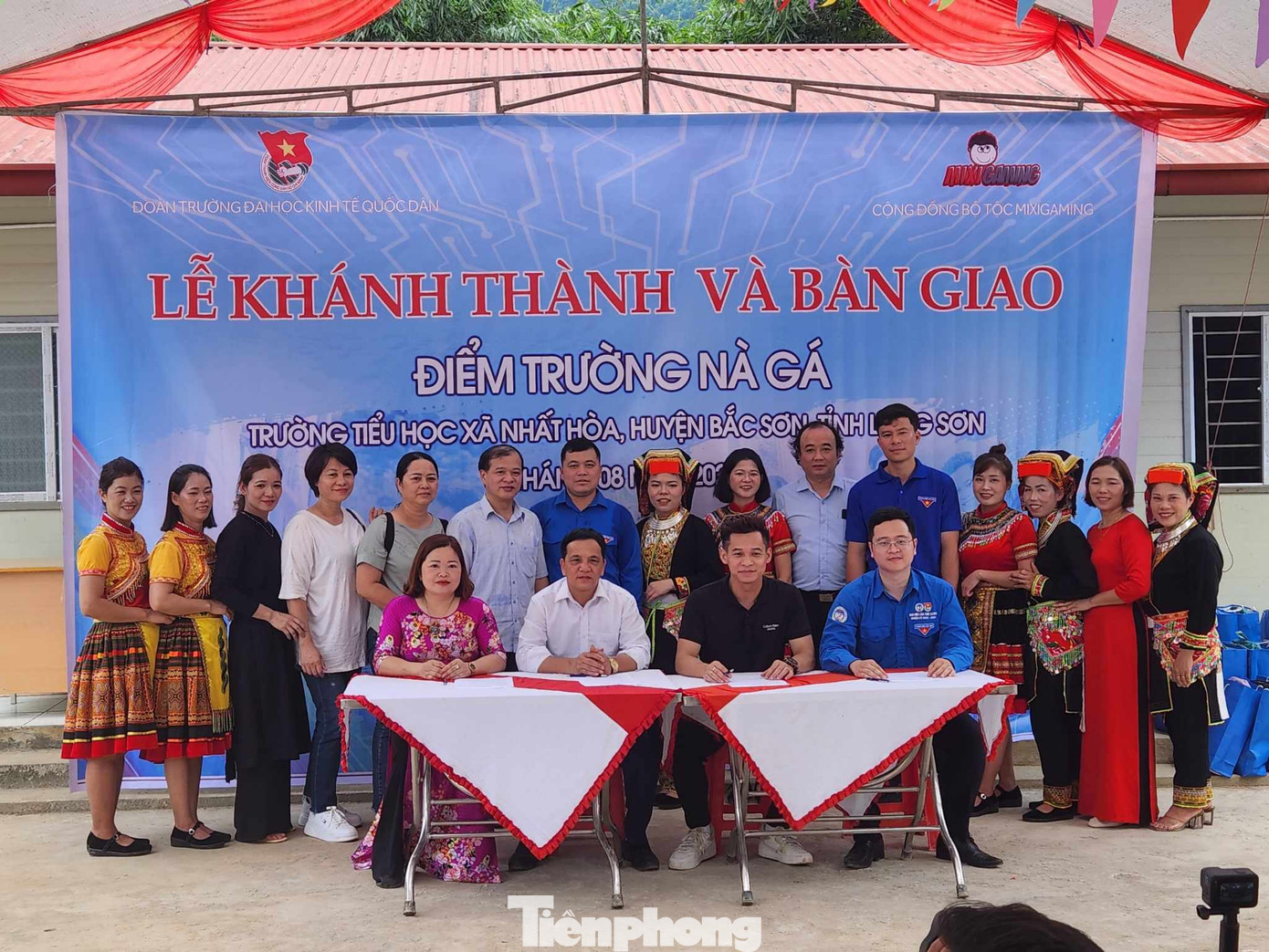 Nghi lễ bàn giao công trình xây dựng điểm trường Nà Gá (huyện Bắc Sơn). Ảnh: Duy Chiến Nghi lễ bàn giao công trình xây dựng điểm trường Nà Gá (huyện Bắc Sơn). Ảnh: Duy Chiến