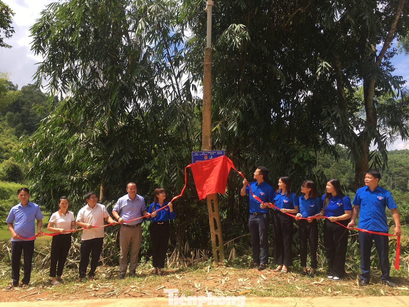 Khánh thành công trình phúc lợi xã hội cho nhân dân xã Chiến Thắng, huyện Chi Lăng -Ảnh: Duy Chiến Khánh thành công trình phúc lợi xã hội cho nhân dân xã Chiến Thắng, huyện Chi Lăng -Ảnh: Duy Chiến