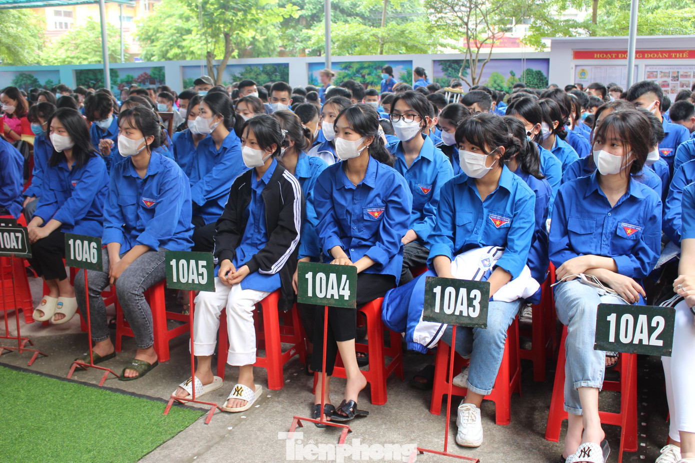 Hình thức tuyên truyền thông qua "Phiên tòa giả định" thu hút đông đảo đoàn viên, thanh niên địa phương. Hình thức tuyên truyền thông qua "Phiên tòa giả định" thu hút đông đảo đoàn viên, thanh niên địa phương.