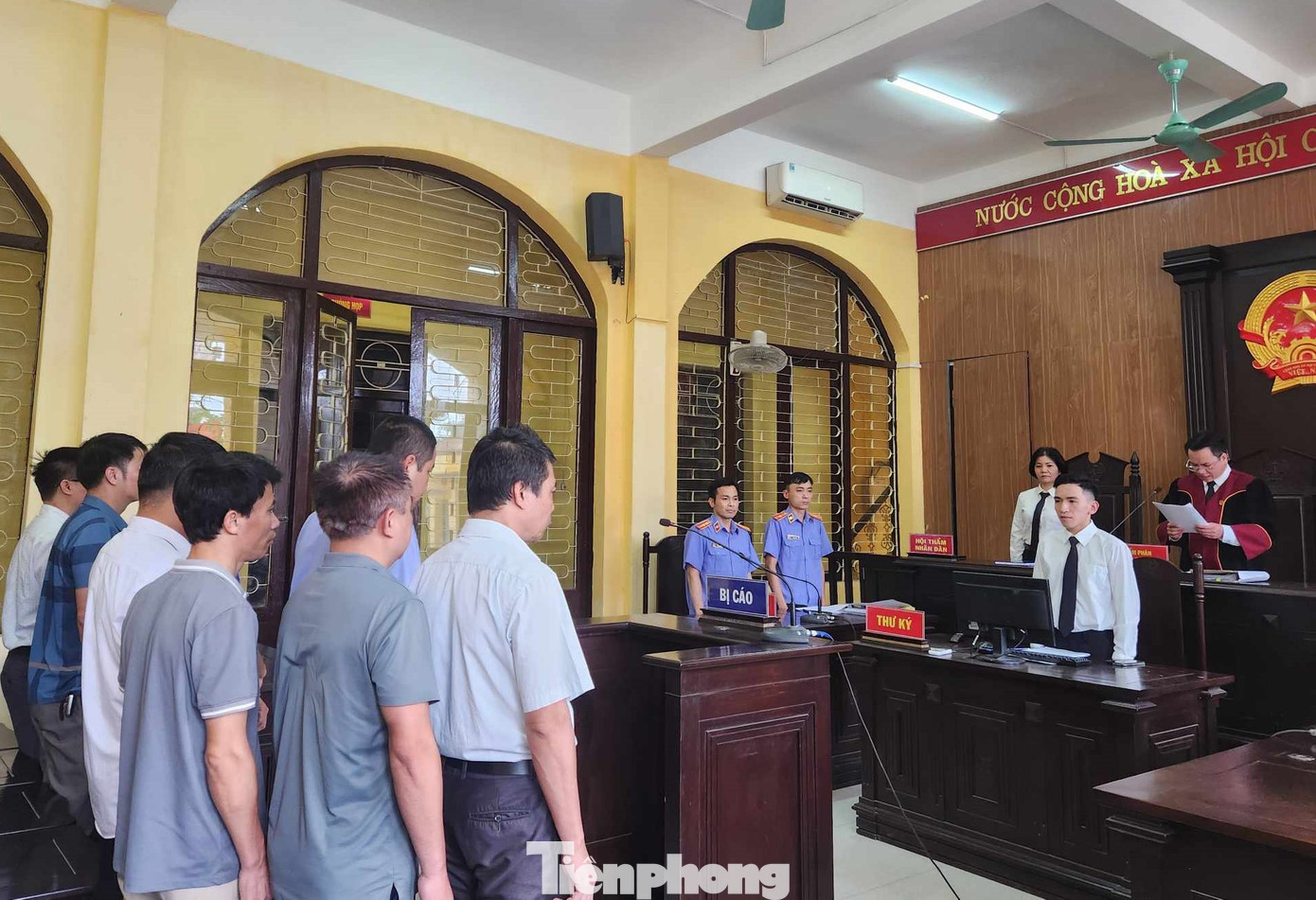 HĐXX tuyên án. Ảnh: Duy Chiến