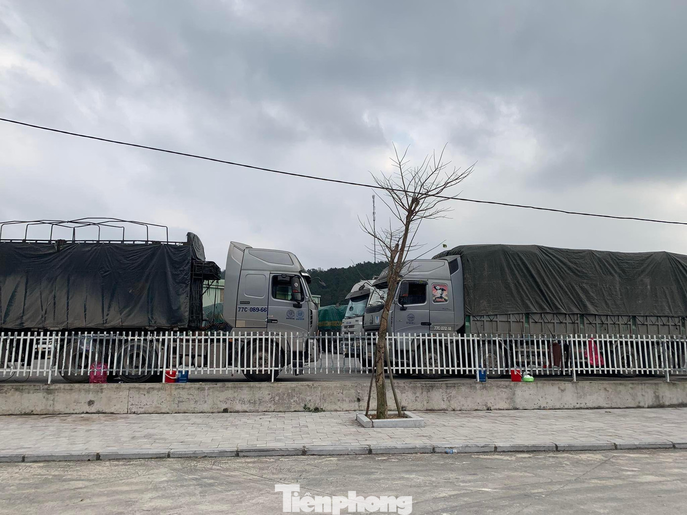 Mặc dù tại cửa khẩu Chi Ma chỉ còn tồn khoảng 10 xe chở hàng xuất khẩu nhưng với tình trạng xuất nhập khẩu phập phù như hiện nay, tỉnh Lạng Sơn khuyến cáo doanh nghiệp nên thận trọng khi đưa hàng xuất khẩu -Ảnh: Duy Chiến