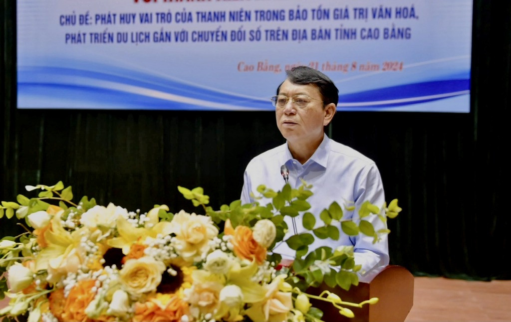 Chủ tịch UBND tỉnh Hoàng Xuân Ánh phát biểu tại chương trình. Ảnh: D.L