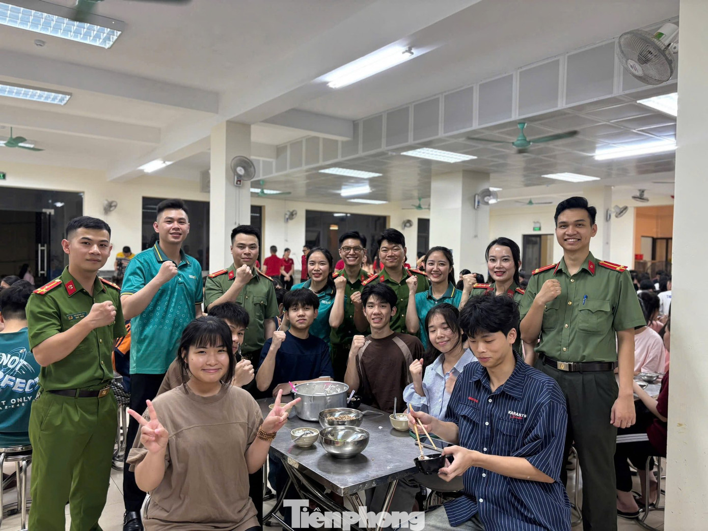 Đồng hành cùng sỹ tử cho một kỳ thi thành công tốt đẹp. Đồng hành cùng sỹ tử cho một kỳ thi thành công tốt đẹp.