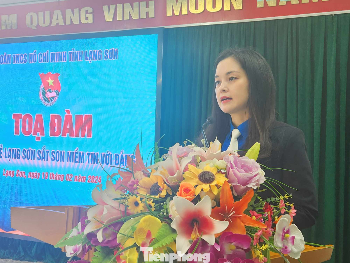 Chị Đinh Thị Anh Thư - Bí thư Tỉnh Đoàn Lạng Sơn phát biểu đề dẫn chương trình. Ảnh: Duy Chiến