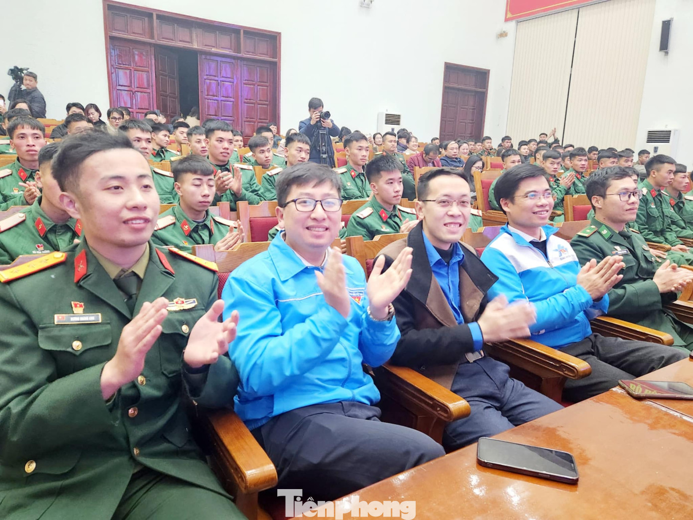 Chương trình văn nghệ gắn kết các tổ chức Đoàn trong và ngoài quân đội.