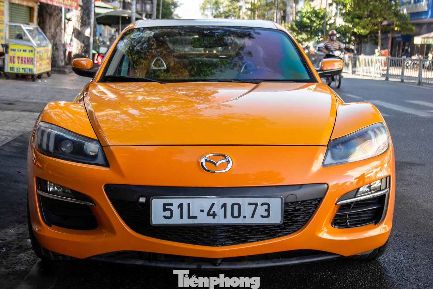 Chính vì lẽ đó, mẫu xe này đã bị khai tử tại thị trường châu Âu vào năm 2010. Hai năm sau, Mazda chính thức ngừng sản xuất RX-8, đặt dấu chấm hết cho một trong những dòng xe JDM có sức ảnh hưởng nhất trong ngành công nghiệp ô tô. Chính vì lẽ đó, mẫu xe này đã bị khai tử tại thị trường châu Âu vào năm 2010. Hai năm sau, Mazda chính thức ngừng sản xuất RX-8, đặt dấu chấm hết cho một trong những dòng xe JDM có sức ảnh hưởng nhất trong ngành công nghiệp ô tô.