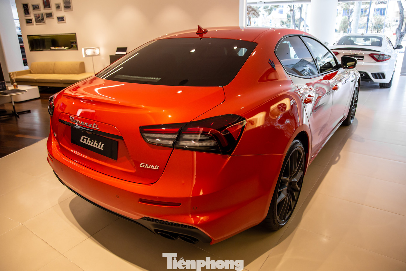 Đến năm 1958, bà Maria chính thức trở thành nữ tay đua F1 đầu tiên trong lịch sử khi tham dự giải đua Monaco Grand Prix trên chiếc Maserati 250F, vốn là chiếc xe đã cùng tay đua Juan Manuel Fangio lên ngôi tại giải đua trước đó. Mặc dù không giành chiến thắng chung cuộc, bà đã chứng minh tinh thần quả cảm và vượt lên định kiến trong bộ môn thể thao khắc nghiệt này.