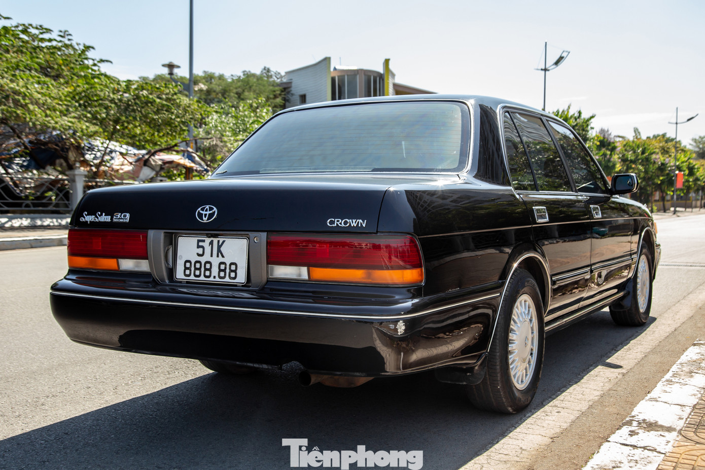 Sau sự cố trên, đến ngày 15/9, 11 biển số này tiếp tục được đấu giá lại. Các phiên đấu giá diễn ra bình thường và tấm biển số 51K-888.88 có giá trúng lên tới 32,34 tỷ đồng. Tuy nhiên, do có mức giá trúng quá cao, hết thời hạn người trúng đã không nộp tiền để lấy biển số, chấp nhận bỏ số tiền cọc 40 triệu đồng.