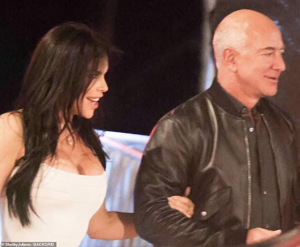 Cặp đôi đến xem buổi diễn của Justin Bieber thuộc khuôn khổ tuần lễ Super Bowl ở Los Angeles cuối tuần qua.