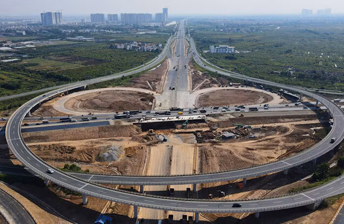Dự án đầu tư xây dựng Vành đai 4 – Vùng Thủ đô có chiều dài khoảng 112,8 km (Hà Nội: 58,2km; Hưng Yên: 19,3km; Bắc Ninh: 25,6km và tuyến nối 9,7km). Tổng mức đầu tư của Dự án là 85.813 tỷ đồng. Dự án đầu tư xây dựng Vành đai 4 – Vùng Thủ đô có chiều dài khoảng 112,8 km (Hà Nội: 58,2km; Hưng Yên: 19,3km; Bắc Ninh: 25,6km và tuyến nối 9,7km). Tổng mức đầu tư của Dự án là 85.813 tỷ đồng.