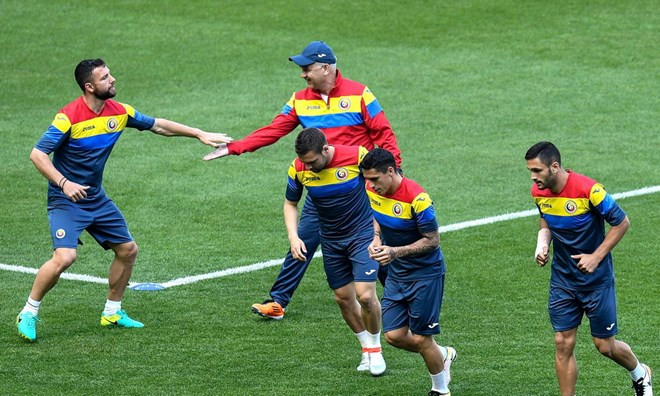 Lễ khai mạc rực rỡ sắc màu của EURO 2016 ảnh 25