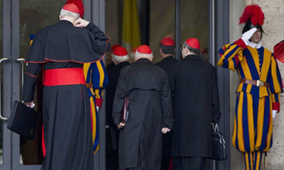 Các hồng y tụ họp tại Vatican để chuẩn bị bầu giáo hoàng thứ 226. Ảnh: EPA