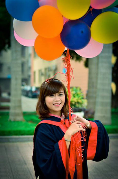 Nữ sinh Hà thành rạng ngời ngày khoác áo cử nhân ảnh 3