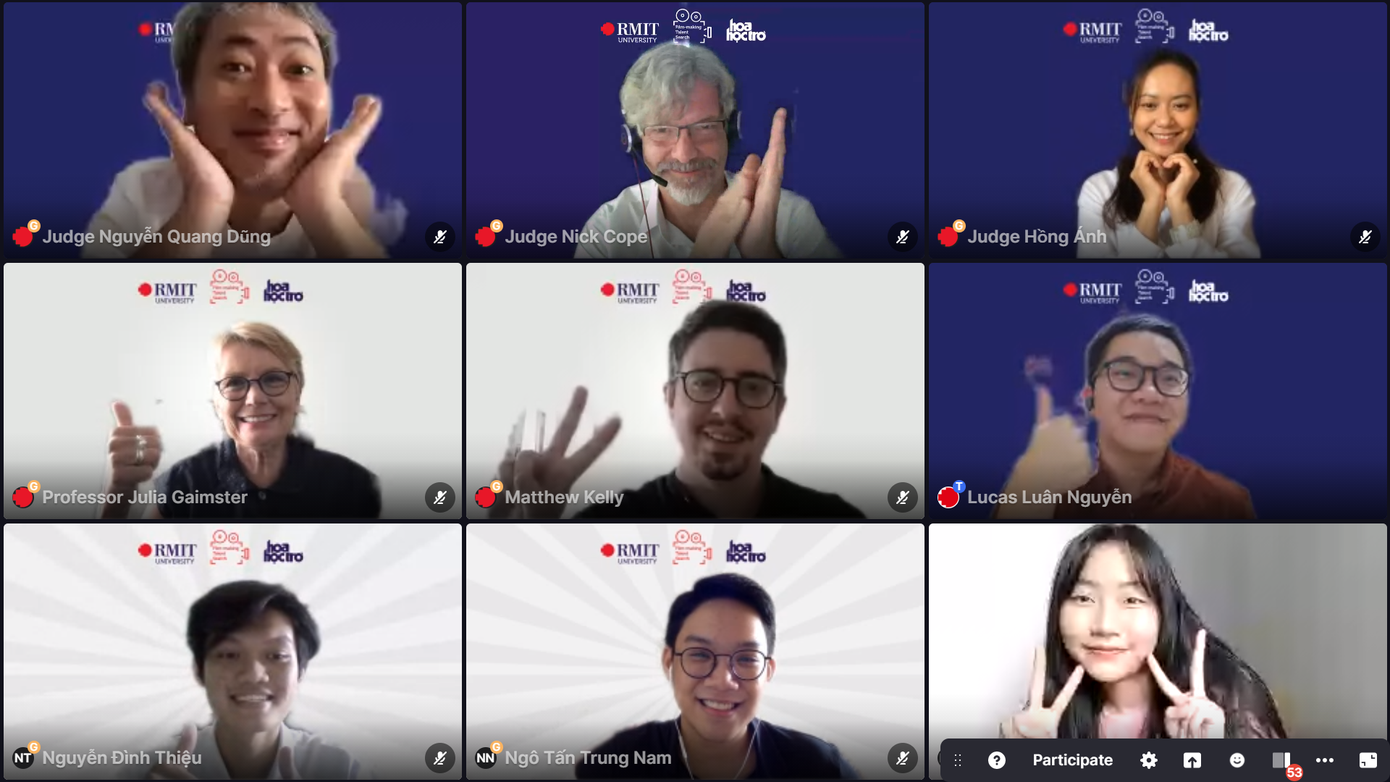 Đội SOSO - Top 10 cuộc thi chụp lưu niệm cùng BGK