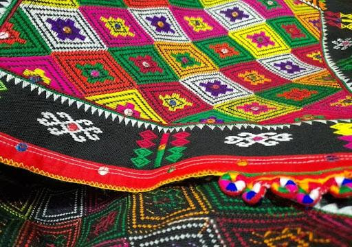 Nếu hình xăm là biểu tượng văn hóa của người Maori thì khăn Piêu chính là bản sắc của dân tộc Thái