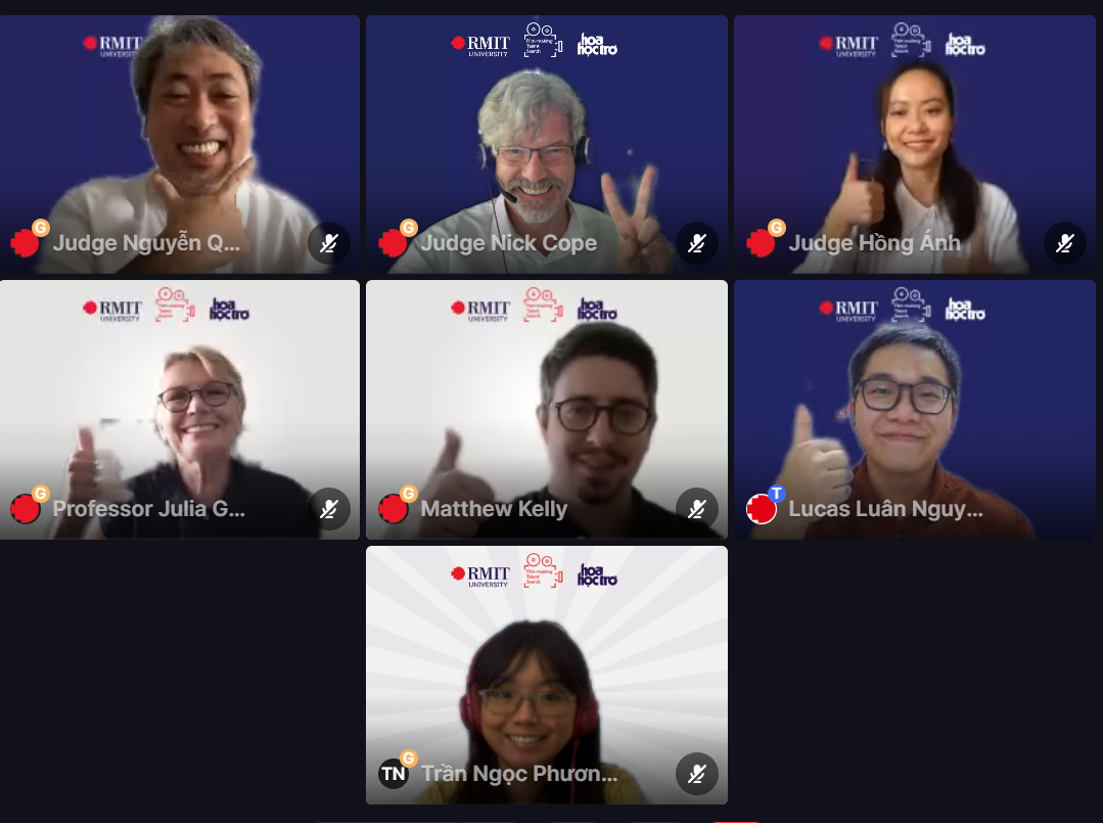 Đội Poker - Top 10 cuộc thi chụp lưu niệm cùng BGK