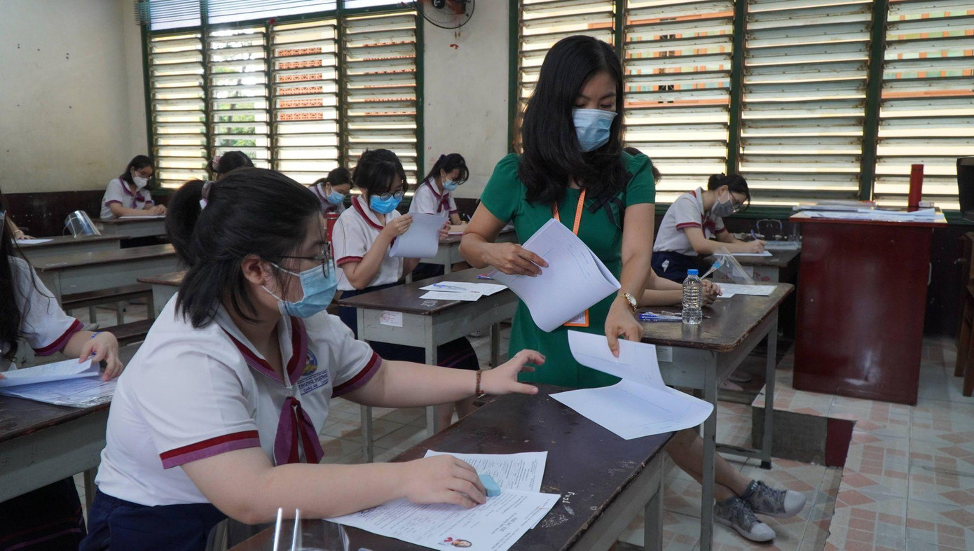 Các bạn đã thi xong đợt 1 mong các bạn thi đợt 2 sẽ vững tâm, hoàn thành kỳ thi thật tốt. Các bạn đã thi xong đợt 1 mong các bạn thi đợt 2 sẽ vững tâm, hoàn thành kỳ thi thật tốt.