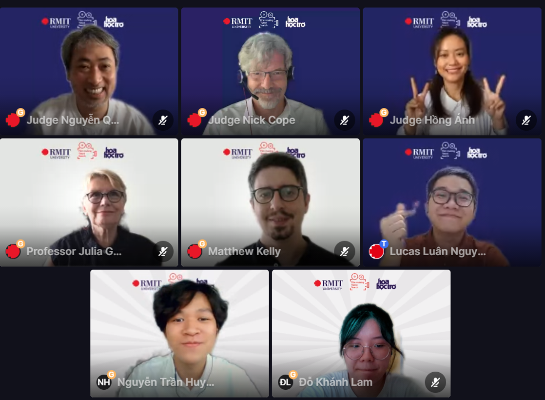 Đội Mắt cười cha cha cha - Top 10 cuộc thi chụp lưu niệm cùng BGK