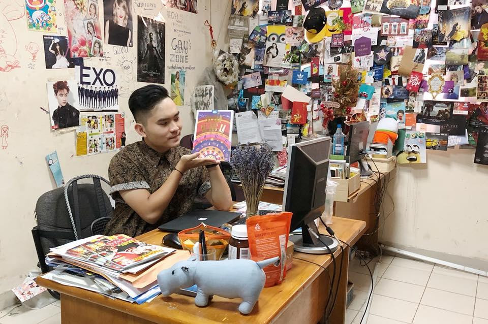 Tớ hạnh phúc khi cầm trong tay đặc sản mà tớ là đồng tác giả!