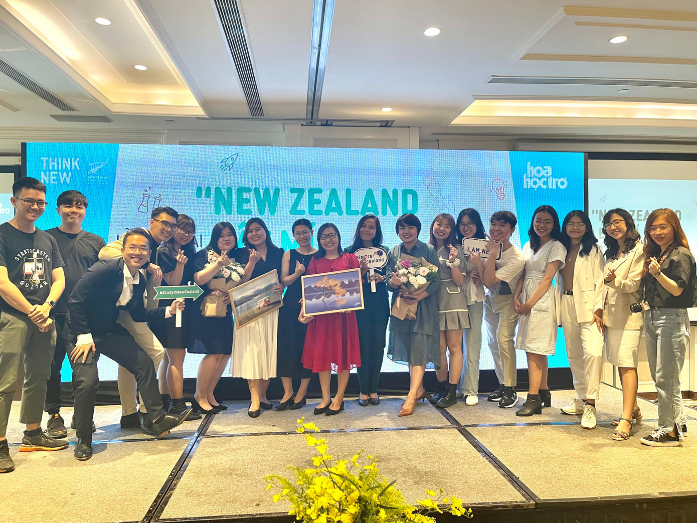 Tớ có cơ hội làm việc cùng Cơ quan Giáo dục New Zealand (ENZ) và trải nghiệm tổ chức sự kiện tại khách sạn 6 sao sang trọng bậc nhất TP.HCM. Tớ có cơ hội làm việc cùng Cơ quan Giáo dục New Zealand (ENZ) và trải nghiệm tổ chức sự kiện tại khách sạn 6 sao sang trọng bậc nhất TP.HCM.