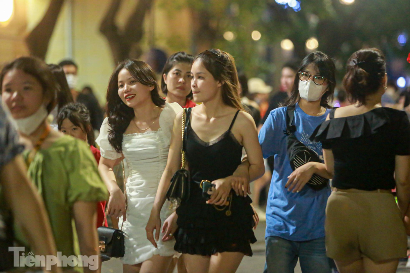 Không gian đi bộ hồ Hoàn Kiếm hoạt động suốt cả 4 ngày nghỉ Lễ Quốc khánh (từ ngày 1/9 đến hết ngày 4/9).