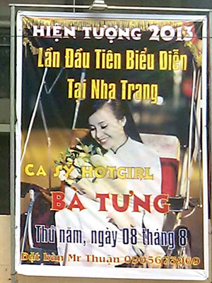 Pano quảng cáo “bà Tưng” tại Night Club, Nha Trang 