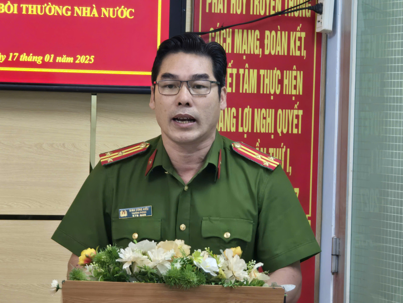 Đại diện Công an tỉnh Đắk Nông tại buổi xin lỗi. Đại diện Công an tỉnh Đắk Nông tại buổi xin lỗi.