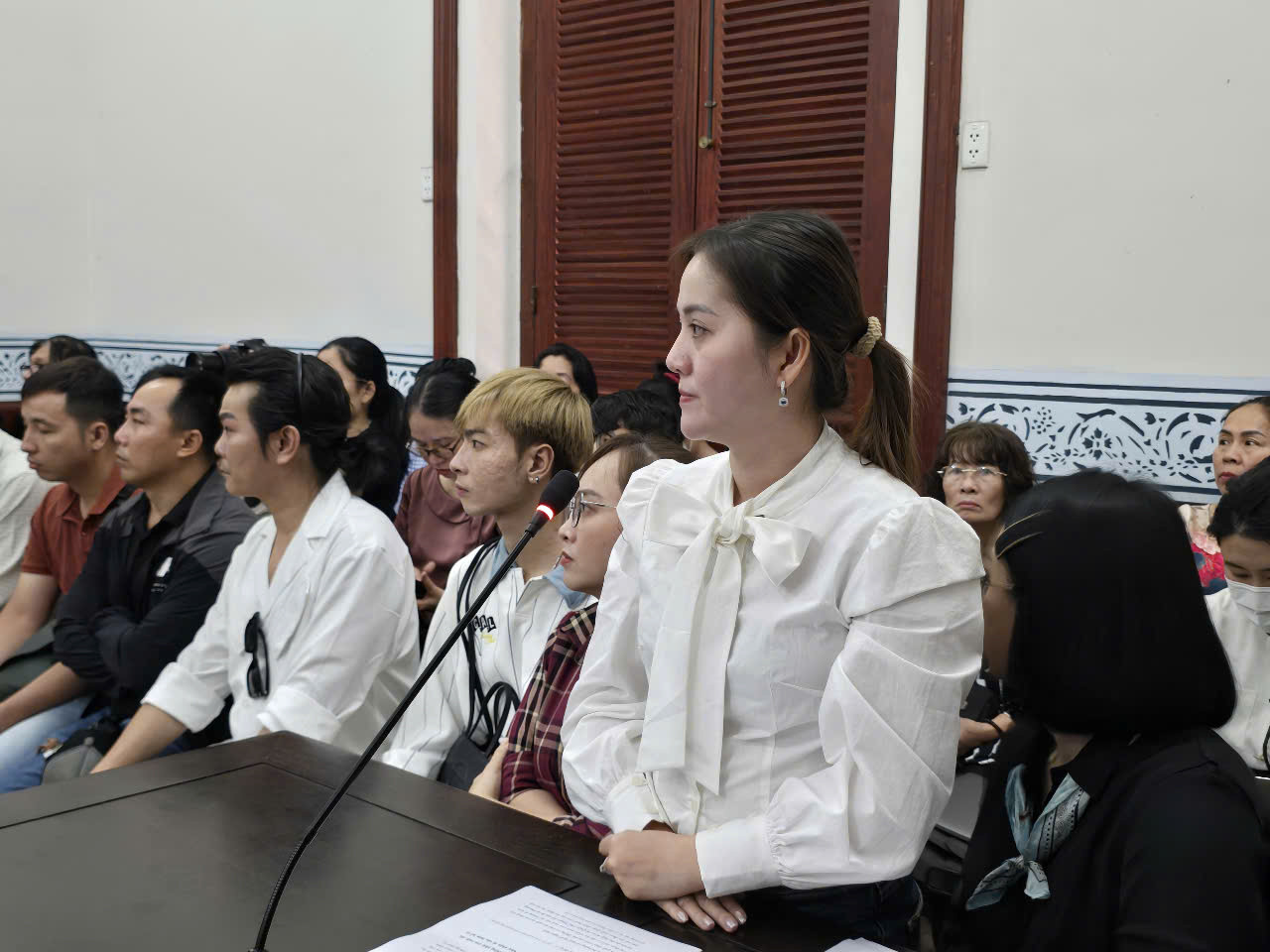 Bà Võ Thị Hồng Loan tại phiên tòa sơ thẩm. Bà Võ Thị Hồng Loan tại phiên tòa sơ thẩm.