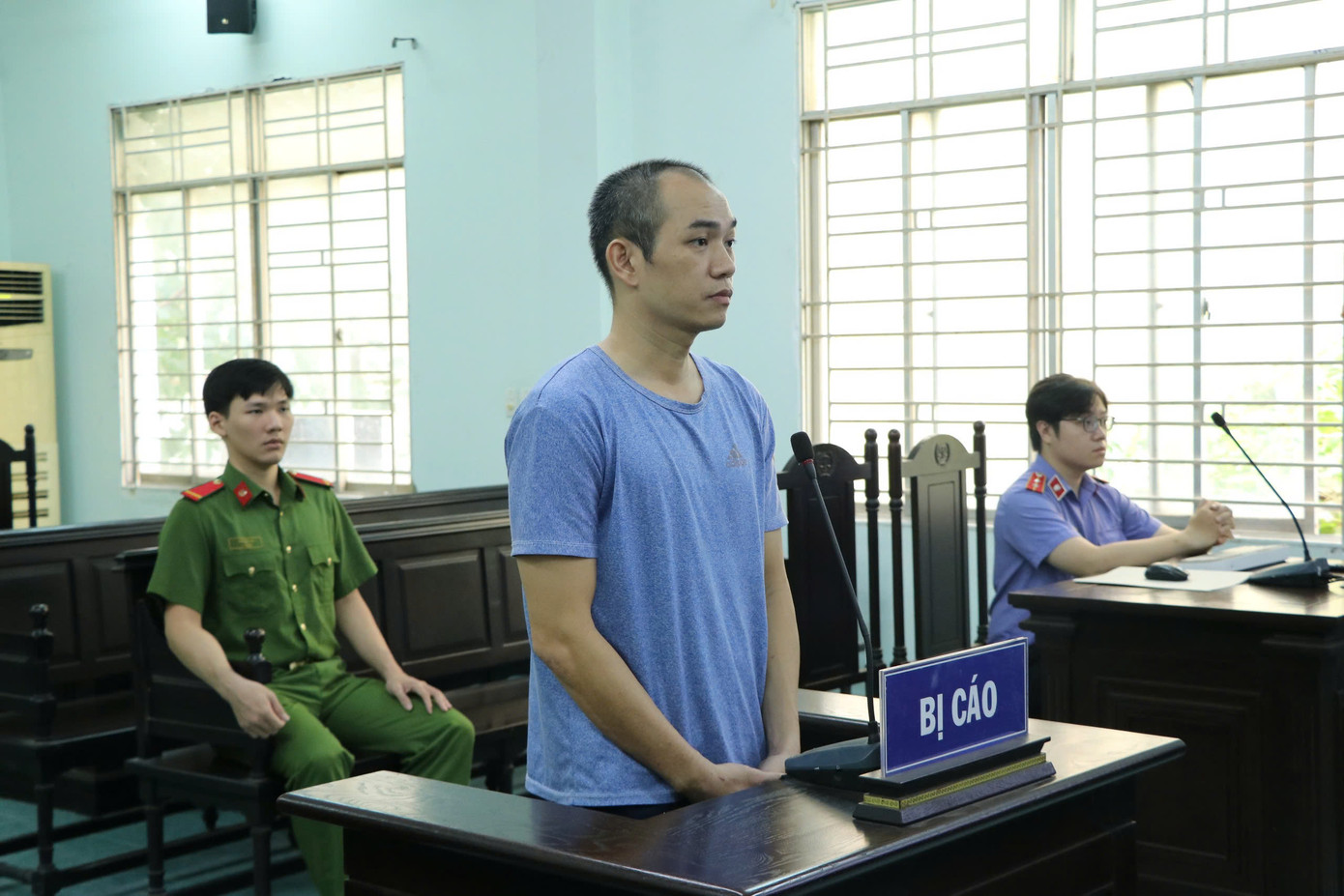 Bị cáo Bùi Thanh Khoa tại phiên tòa chiều 20/1. Bị cáo Bùi Thanh Khoa tại phiên tòa chiều 20/1.